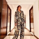 Priyanka Chopra Instagram - 💫 Styled by: @stylebyami Assisted by: @tanyamehta27 @anoooooshka Outfit: @rahulmishra_7 Makeup: @udayshirali104 Hair by: @priyanka.s.borkar Mumbai, Maharashtra