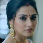 Priyanka Mondal Instagram - The fun and grandeur of weddings always come enveloped in an emotional roller coaster that a bride-to-be experiences. But the presence of a near and dear ones makes her Bride Ready. #priyankamondalofficial This wedding season, be Bride Ready with the blessings from your loved ones and mesmerizing pieces from B.C.Sen Jewellers. Explore their latest Bridal Collection 2022 crafted to capture the splendour of Indian weddings. For more bridal stories, don't forget to follow @bcsenjewellers Thank you @iamericroy Much much love to you @senshalini90 Thank you @sahababusona @ginni_love21 , @kiara_sen111 And love you @susmita_cjee Thank you @anitirtha & @turjaghosh_dop