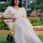Priyanka Nair Instagram - Happy Onam to all 🌸 📸 @shalupeyad MUA - @jijo_jo_the_makeup_artist Costume - @kasavumall #happyonam #priyankanair #traditionalwear