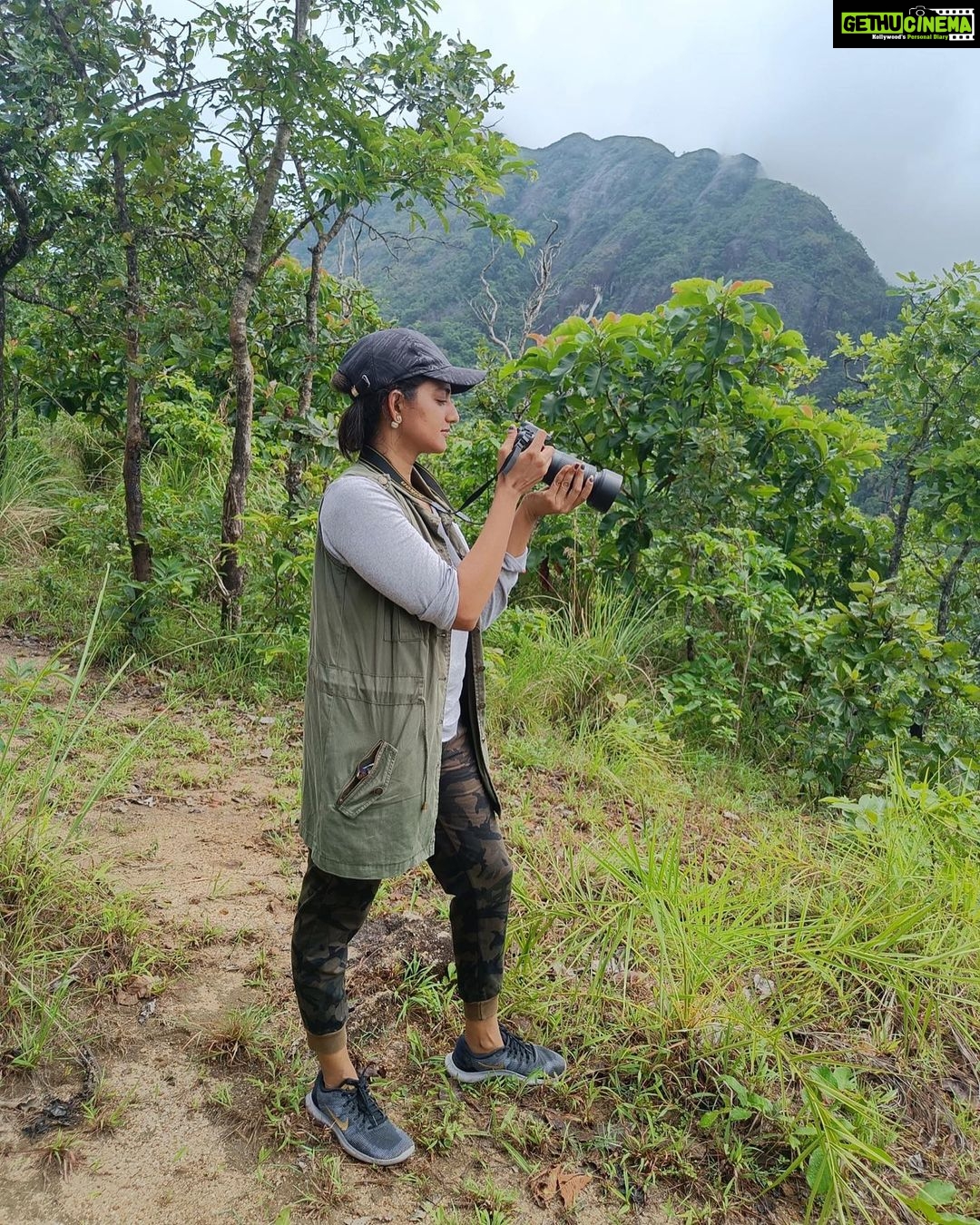 Priyanka Nair Instagram - It is an illusion that photos are made with the camera …they are made with the eye ,heart and head ☺️ #throghthecameraeye #naturephotography #trekking #priyankanair #naturelovers