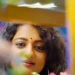 Priyanka Nair Instagram - Malargal kaetten vanamae thanthanai Thanneer kaetten amirtham thanthanai ♥️ #tamil #arrahman #priyankanair