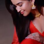 Pujita Ponnada Instagram – Wish you all a very Happy Diwali!! 🪔 

May each Diya brighten up your Life, bring new smiles, broaden your perspectives and bring a lot of happiness ❤️✨

Shot by @stories_by_challachandu 
Earrings @dee_jewellers 

#pujitaponnada #telugucinema #reels #reelsinstagram #reelitfeelit #love #happiness #actor #happydiwali