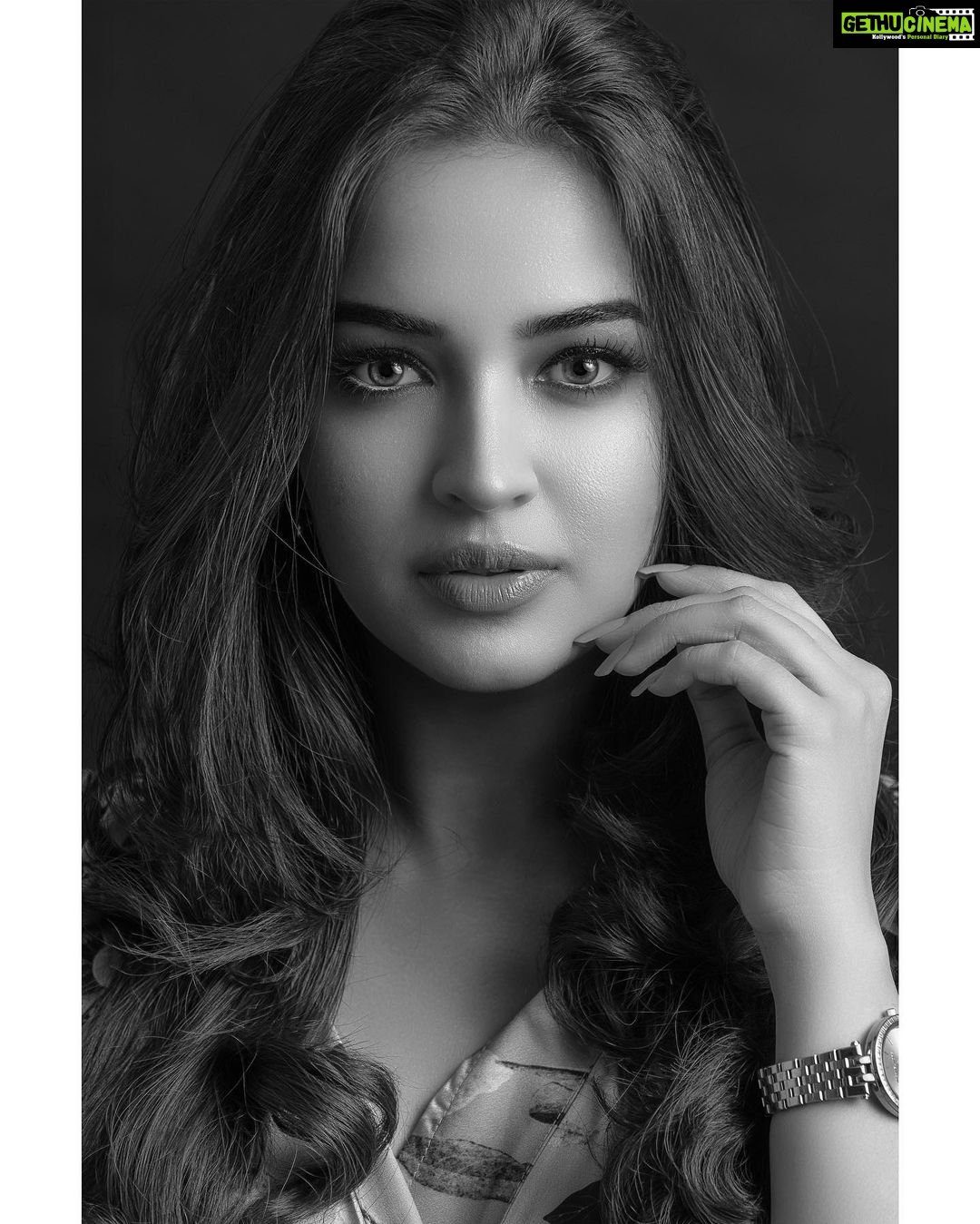 Pujita Ponnada Instagram - NEXT IN MY EPIC SERIES: PUJITA PONNADA Unforgettable shoot😊 Such a humble human and fun to work with. Our shoot was more impromptu and still we managed to get amazing shots. I feel blessed having met such amazing people and still be connected with them. Model / Actor @pujita.ponnada Photographer @navin.portraits Makeup artist @dhani_makeup_hairstylist Hair stylist @thakur_laksh #blackandwhite #greyscale #bnwphotography #bnwportrait #bnw_greatshots #bnw_captures #bnwsouls #bnwzone #portraitphotography #portrait_perfection #portrait_vision #mumbai #artistsoninstagram #epicseries #navinportraits #indianfashion #minimalist Mumbai, Maharashtra