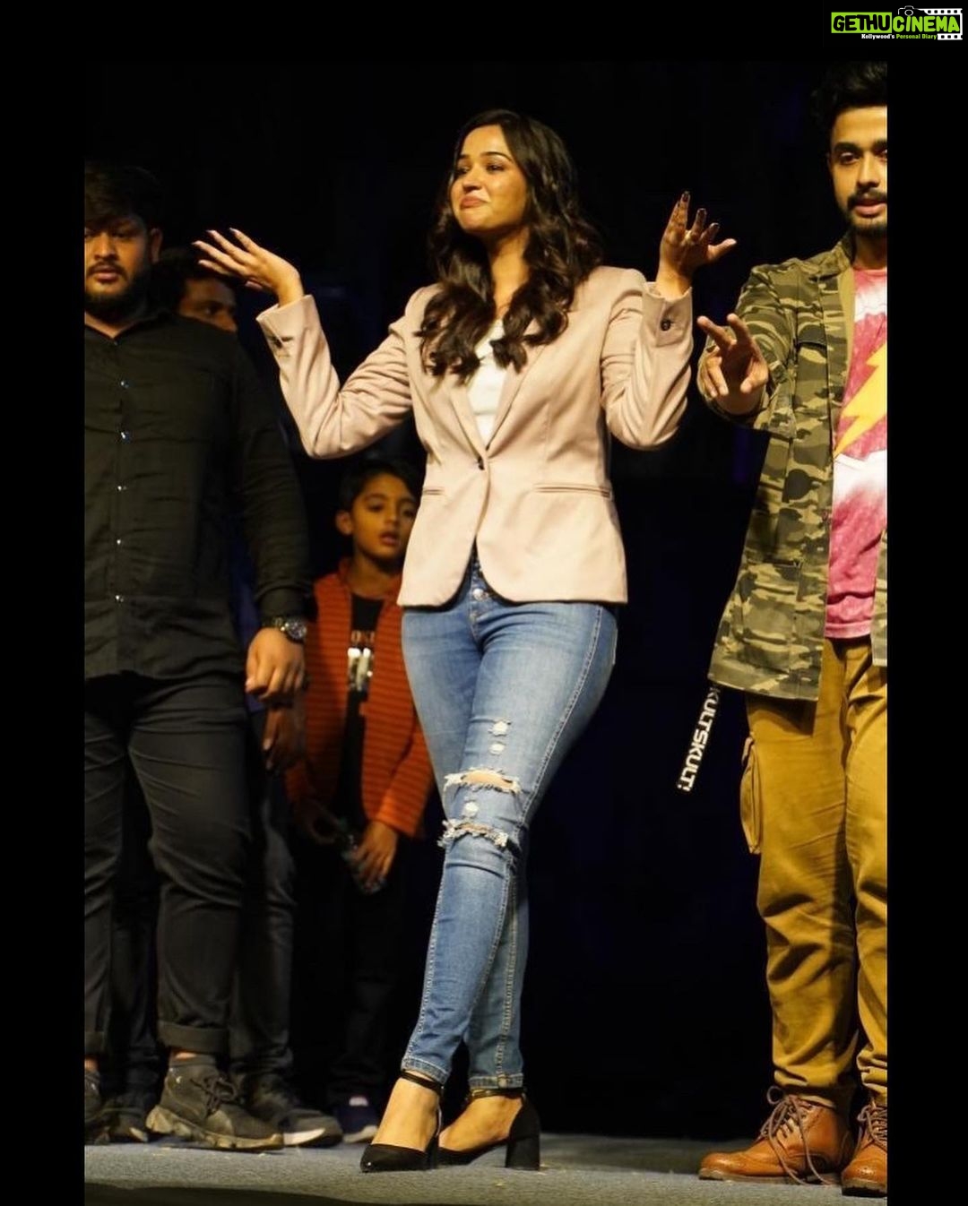 Pujita Ponnada Instagram - Can’t keep calm cuz #aakasaveedhullo is getting closer to its release! ❤️ Thank you @inside_tkr for being an amazing audience, your energy last night was contagious! ✨ Thank you @dop_teja for these amazing candid captures, I couldn’t find a single pic in which I am not animated or standing still haha😅 @actorgauthamkrishna @aakasaveedhullo_thefilm #aakasaveedhullo #pujitaponnada #actor #goodvibes #love TKR College of Engineering And Technology