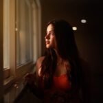 Pujita Ponnada Instagram - Life is full of beauty. Notice it 🧡 📸 @thescienceofphoto #pujitaponnada #actor #goodvibes #love #happyweekend #gratefulheart