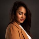 Pujita Ponnada Instagram - Do what you love and they will love what you do 🤎 The last of the series ✨ Photography @vishwasgonsalves MUA @dhani_makeup_hairstylist Hairstylist @thakur_laksh Curator @navin.portraits #pujitaponnada #actor #potrait #expression Mumbai, Maharashtra