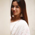 Pujita Ponnada Instagram - 💗🤍 Outfit @jaipuriadaah Earrings @theblingbag 📸@thescienceofphoto #pujitaponnada #actor #goodvibes #love