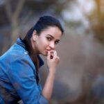 Pujita Ponnada Instagram - Midweek blues 💙 📸 @thescienceofphoto #pujitaponnada #actor #goodvibes #love #goodmorning