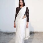 Pujita Ponnada Instagram - Your vibes attract my soul ✨ 📸 @thescienceofphoto #pujitaponnada #actor #saree #goodvibes #love