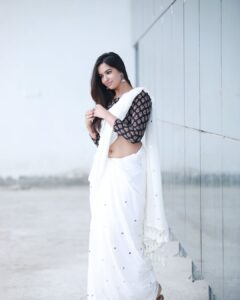 Pujita Ponnada Instagram - My favourite kinda look 🤍

📸 @thescienceofphoto 

#pujitaponnada #actor #saree #goodvibes #love