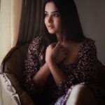 Pujita Ponnada Instagram - Pursue the things you love doing, and then do them so well that people can’t take their eyes off you ✨ Shot by @thescienceofphoto #pujitaponnada #actor #potrait #sunday #weekendvibes
