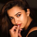 Pujita Ponnada Instagram - When two like minded ppl meet, magic happens 🖤 Full credit to @thescienceofphoto for these incredible portraits, absolutely love them! #pujitaponnada #actor #love #potrait