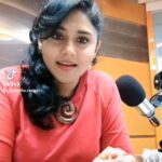 Punnagai Poo Gheetha Instagram – How laaaa? #naduvelehkonjembatilehkaanem 

#MarmaDesam hits 4.98 Million 😘👻 #SYOK

#BrainTeaser #Radio #TamilRadio 
#PunnagaiPooGheetha