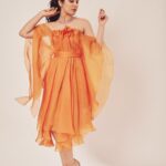 Raashi Khanna Instagram - Quite a संतरा 🤪 For the opening of @kisnadiamondjewellery ‘s new store in Hyderabad. In @mishruofficial Styled by @jukalker Hmu @sandysartistry Photographed by @arifminhaz