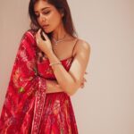 Raashi Khanna Instagram - For the launch of @debeersforevermark ‘s new collection! ♥️ Outfit @mahimamahajanofficial Styled by @jukalker 💄 @ronan_mili 📸 @arifminhaz