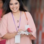 Rachana Narayanankutty Instagram - Just being Myself! Thank You @pranavcsubash_photography for the reel🙏🏼 MUA @amal_ajithkumar #rachananarayanankutty #smile #myself #beingmyself