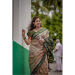Rachana Narayanankutty Instagram - People ask me this, “ why do you wear sarees mostly?” And I say, “I am Just a lover of Sarees””! … and most of my sarees are from @lakshmistoresthrissur PC @historia_by_jebineva #saree #sareelove #sareefashion #sareelovers #traditional #marriage #keralamarriage #wedding #coimbatoresilk #lakshmistores #lakshmistoresthrissur Rugmini Regency