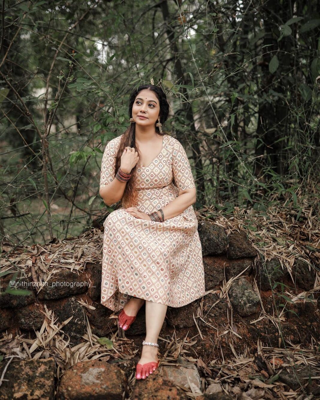 Rachana Narayanankutty Instagram - *Nature is so gold, ah! Vishu is too hue*
PC @nithinznith_photography_ MUA & Styling @styledby_nami , @___namitha.___
Jwellery @anokhi_priyakishore
Support @gokul_das_oh
@raja_lakshmi_rajeev
#vishu #hue #nature #gold #harvest #village #countryside #kerala #traditional Pullu Padam Rachana Narayanankutty Instagram - *Nature is so gold, ah! Vishu is too hue* PC @nithinznith_photography_ MUA & Styling @styledby_nami , @___namitha.___ Jwellery @anokhi_priyakishore Support @gokul_das_oh @raja_lakshmi_rajeev #vishu #hue #nature #gold #harvest #village #countryside #kerala #traditional Pullu Padam