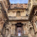 Rachana Narayanankutty Instagram - Dancers Mind!!! With my dearest Geechiii @padmakumargeetha PC @bhagya_92 #wanderingdancer #rachananarayananakutty #geethapadmakumar Gangaikondacholapuram