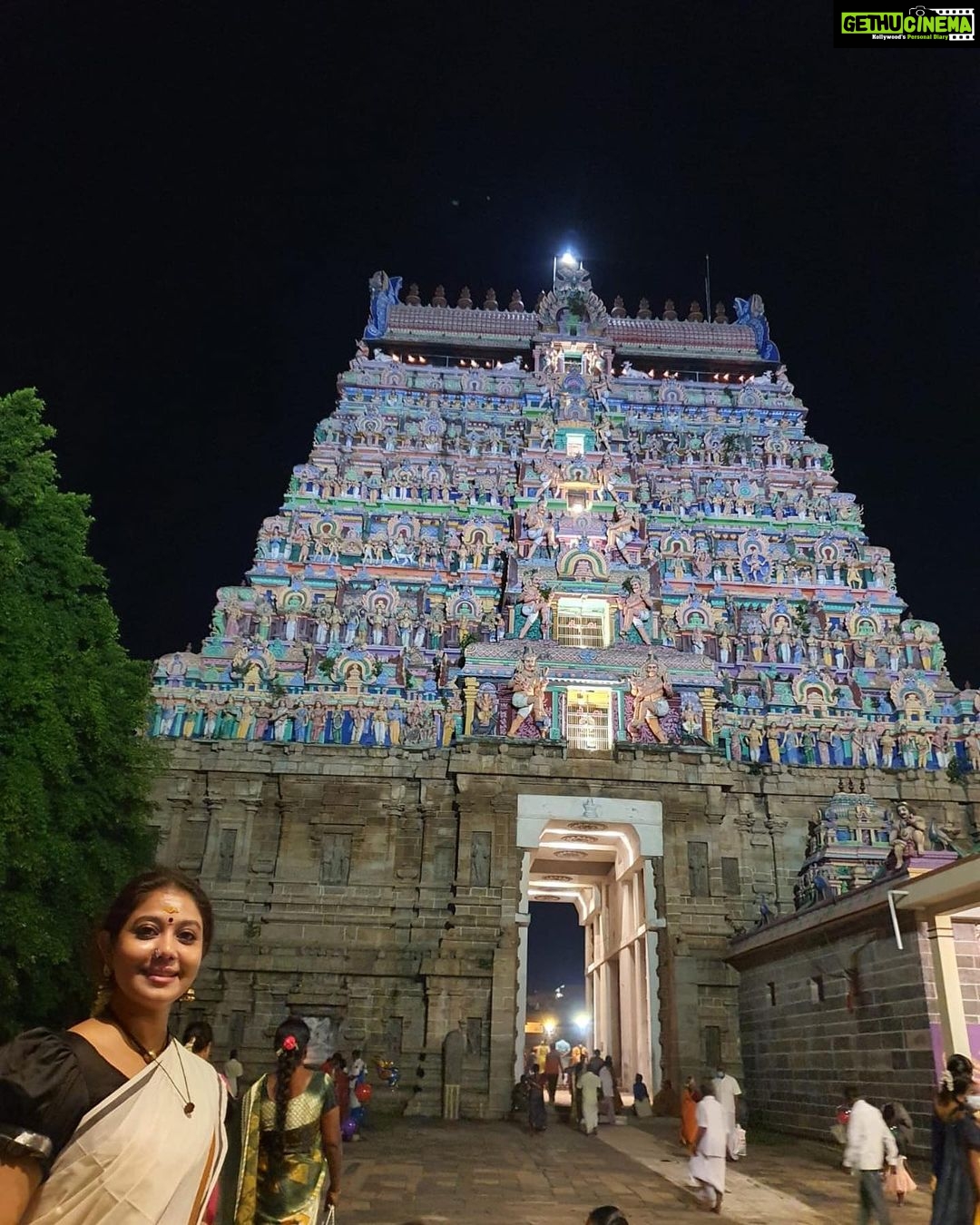 Rachana Narayanankutty Instagram - Thillai Natarajar Aalayam 🙏🏼 PC @padmakumargeetha #thillainatarajatemple #shivarathri #rachananarayanankutty #celebratinglife #shivam Thillai Nataraja Temple, Chidambaram
