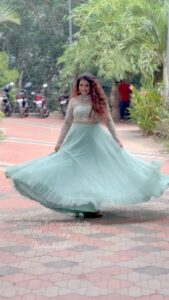 Rachana Narayanankutty Instagram - When you do your own song as reel… here is #onnamkandam song from #aarattu …
Wearing @trose_by_isabella #reels #instareels #malayalam #malayalamsongs #rachananarayanankutty #dancer #dancereels #artistsoninstagram #actor #actorslife #dancerlife