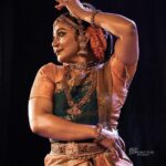 Rachana Narayanankutty Instagram – Wandering Dancer!!! 🙏🏼🤍
PC @art_lover_sree 
MUA @binojniran 
#wanderingdancer #worlddanceday #rachananarayanankutty