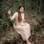 Rachana Narayanankutty Instagram - *Nature is so gold, ah! Vishu is too hue* PC @nithinznith_photography_ MUA & Styling @styledby_nami , @___namitha.___ Jwellery @anokhi_priyakishore Support @gokul_das_oh @raja_lakshmi_rajeev #vishu #hue #nature #gold #harvest #village #countryside #kerala #traditional Pullu Padam