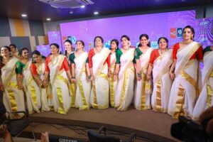 Rachana Narayanankutty Instagram - Such a beautiful day it was… @amma.association Thank You for your valuable presence teacher @shailajateacher Thank You @ar_handlooms_kuthampully for the settumund for our thiruvathirakkali 🙏🏼 Love you all @ponnammababu @imbeena.antony @thesnyalikhan @ananyahere @surabhi_lakshmi @devichandana82 @ansiba.hassan @swasikavj @parislaxmi @shwetha_menon @riaa_saira @lakshmi.sruthi @pillai_manju @sarayu_mohan Deshabhimani Road Kaloor