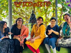 Rachana Narayanankutty Instagram - Happiness after a successful Koochipoodi Residential Workshop, “Narthakiyum Aathmeeyathayum” conducted by @srishtibyrachana at @rhythm_bhara Eco Spiritual Commune, Vagamon. Thanks a bunch to @rhythm_bhara who hosted us so well that we felt at home 🙏🏼😇 Looking forward for more🙏🏼 with @bhagya_92 @sanchali_salil @vishnu_aachuzzz @darsanadharan @rachananarayanankutty 
PC @ramurajofficial #dance #kuchipudi #kuchipudidance #kuchipudidancer #koochipoodi #indianclassicaldance #spirituality #knowyourself #tradition