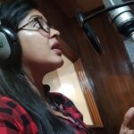 Rachitha Mahalakshmi Instagram - Adutha vaelaeya arambichachu..... Dubbing work going on for our webseries ✌️✌️✌️✌️✌️✌️✌️