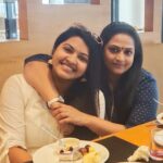 Rachitha Mahalakshmi Instagram – Friday brunch with my darling @rachitha_mahalakshmi_official 😍😍😍😍😍 Chennai, India