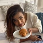 Radhika Apte Instagram - CONTROL 😵‍💫 #theartofmoderation #adifficultchoice
