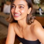 Radhika Apte Instagram - Outfit - lovebirds.studio Styling - @alliaalrufai @nayaabrandhawa @alliaandnayaab Makeup - @eshwarlog Hair - @jrmellocastro 📷- @miteshsphotography