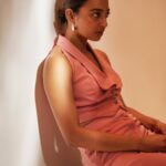 Radhika Apte Instagram – 🌸

Outfit – @labelrsvp @timelessjewelsby_s

Styling – @alliaalrufai @nayaabrandhawa @alliaandnayaab

Makeup – @eshwarlog
Hair – @jrmellocastro

📷 – @yugammonga