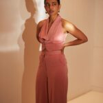 Radhika Apte Instagram – 🌸

Outfit – @labelrsvp @timelessjewelsby_s

Styling – @alliaalrufai @nayaabrandhawa @alliaandnayaab

Makeup – @eshwarlog
Hair – @jrmellocastro

📷 – @yugammonga