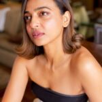 Radhika Apte Instagram - Outfit - lovebirds.studio Styling - @alliaalrufai @nayaabrandhawa @alliaandnayaab Makeup - @eshwarlog Hair - @jrmellocastro 📷- @miteshsphotography