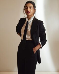 Radhika Apte Instagram - WIB 🖤 #youknowwhatimean #iykyk 

Outfit - @massimodutti

Styling - @alliaalrufai @nayaabrandhawa @alliaandnayaab

Makeup - @eshwarlog
Hair - @jrmellocastro

📷 - @yugammonga