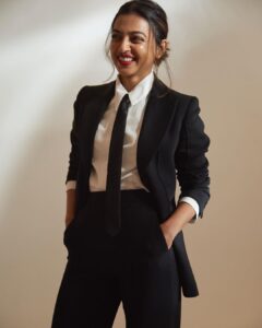 Radhika Apte Instagram - WIB 🖤 #youknowwhatimean #iykyk 

Outfit - @massimodutti

Styling - @alliaalrufai @nayaabrandhawa @alliaandnayaab

Makeup - @eshwarlog
Hair - @jrmellocastro

📷 - @yugammonga