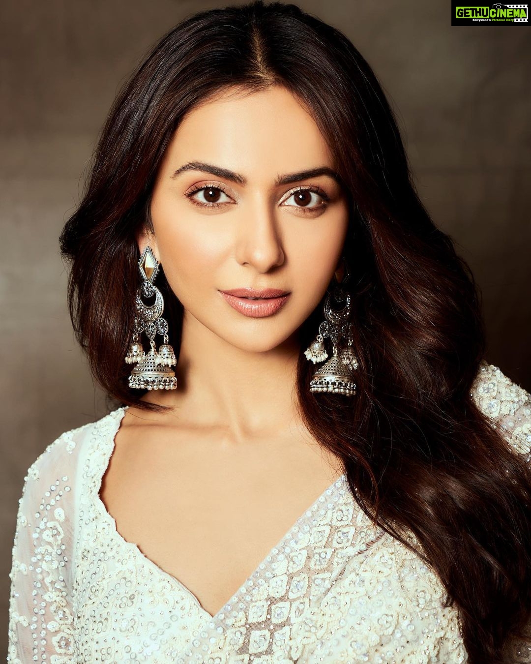 Rakul Preet Singh Instagram - Saree vibes 💕 #nbt awards