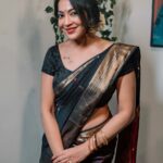 Ramya Subramanian Instagram - 🏠❤️🤗 📸 @anirudh.sriknth Saree - @thepallushop MUA- @makeoverby_shwetha_ #Golu2022 #NavarathriOOTD #SaraswatiPooja #vijayadasami #AyudhaPooja