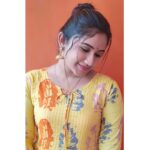 Raveena Daha Instagram - Ipo enna ? Manda mela irukura kondaiya maranthuten indha body soda . Athana ? 😂 Beautiful silk thread jumkhas from @_.thejhumkastore._ 🖤😍 #RD #raveena #raveenadaha