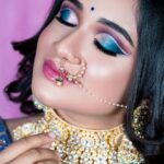 Raveena Daha Instagram - 💙💙நீல வானம் நீயும் நானும்💙💙 Makeupartist : @lavanyaeuginebridalmakeup💙 . Jewellery: @Angelsblushbridaljewellery🤩 . Costume: @ravikkai_selai 🦋 . #RD #raveena #raveenadaha