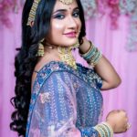 Raveena Daha Instagram - 💙💙நீல வானம் நீயும் நானும்💙💙 Makeupartist : @lavanyaeuginebridalmakeup💙 . Jewellery: @Angelsblushbridaljewellery🤩 . Costume: @ravikkai_selai 🦋 . #RD #raveena #raveenadaha