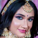 Raveena Daha Instagram - 💙💙நீல வானம் நீயும் நானும்💙💙 Makeupartist : @lavanyaeuginebridalmakeup💙 . Jewellery: @Angelsblushbridaljewellery🤩 . Costume: @ravikkai_selai 🦋 . #RD #raveena #raveenadaha