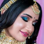 Raveena Daha Instagram - 💙💙நீல வானம் நீயும் நானும்💙💙 Makeupartist : @lavanyaeuginebridalmakeup💙 . Jewellery: @Angelsblushbridaljewellery🤩 . Costume: @ravikkai_selai 🦋 . #RD #raveena #raveenadaha