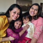 Reenu Mathews Instagram - Best Smile competition. Who's the winner according to you? 😉 Meanwhile had a fabulous diwali celebration with my cutiepies ❤️ @veenaravindran . . #diwalilookbook #diwalivibes #diwali2022 #festivevibes #lovenlight Đubai
