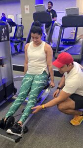 Reenu Mathews Instagram - My fitness journey started a month ago @officialabhifit @vasoo.c as I wanted to lose around 10kgs & to become stronger & toned. 12 sessions down, am 5kgs lighter ,more energetic & stronger. The results would have been even better if I could be more consistent as @teamabhifit is superb & am thoroughly enjoying this journey. I fell sick for almost 2weeks which didnt really help. Will be coming back in my new version soon- Stronger & Healthier 💪 ♥️ Watch out.

#fitnessreels
#healthgoals
#fitnessgoals
#reelswithreenu 
#teamabhifit