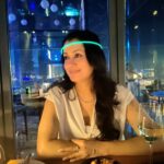 Reenu Mathews Instagram - Halooooo🤣 Bit blurry , so what? #weekendvibes #halo #momentslikethese #lifeindubai