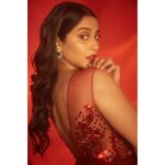 Regina Cassandra Instagram – ✨To many firsts 🥂 ✨ 

@pankajandnidhi @elevate_promotions @jenimakeupartist07 @hairbydrishya
@vievekdesai @rangpictures
@stylebynavyaanddivya
#gqmagazine #gqmenoftheyear