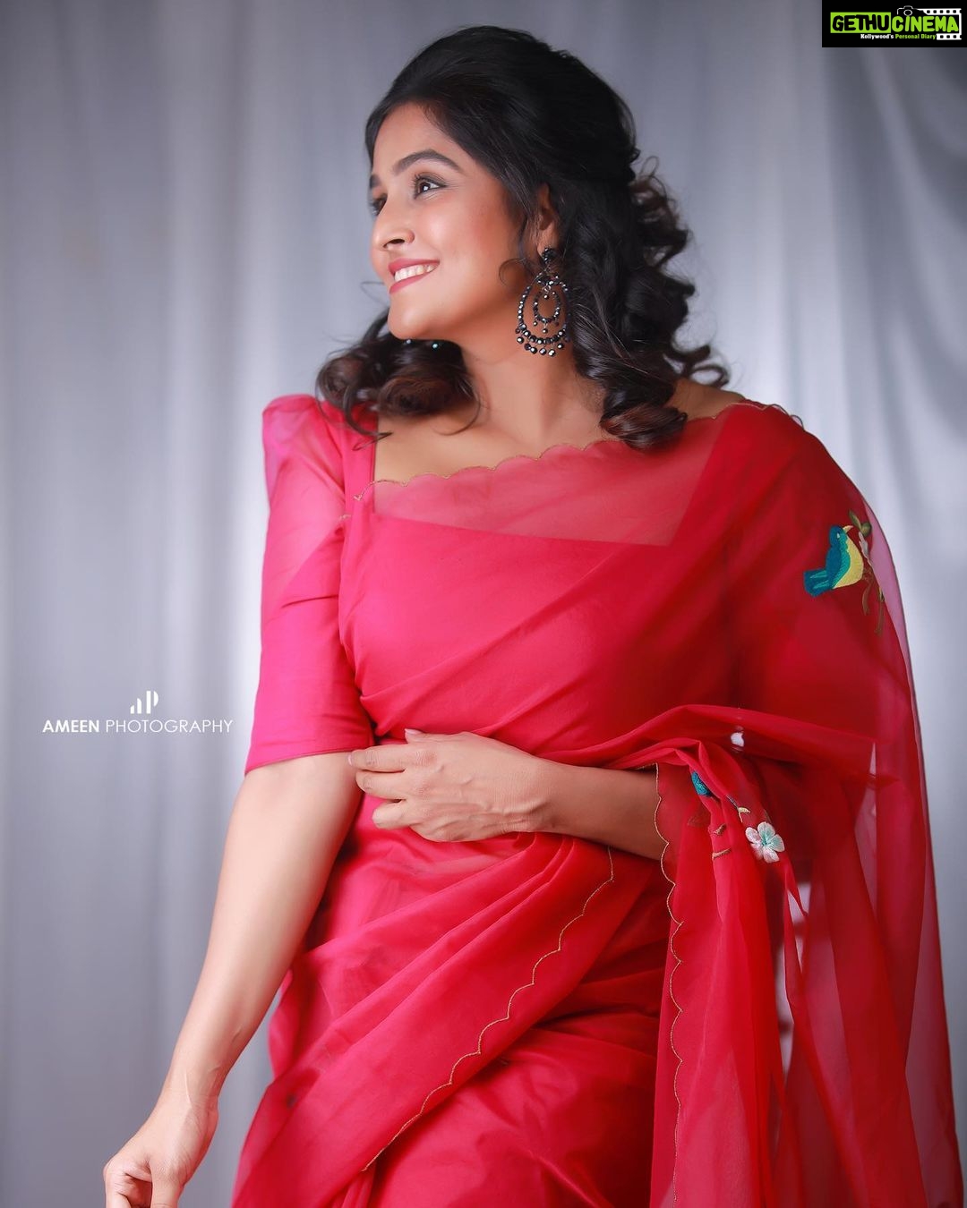 Remya Nambeesan Instagram - Wearing @prakrithi_by_ramya Photography @ameensabil Make up n Hair @jo_makeup_artist #instagram #instapic #insta